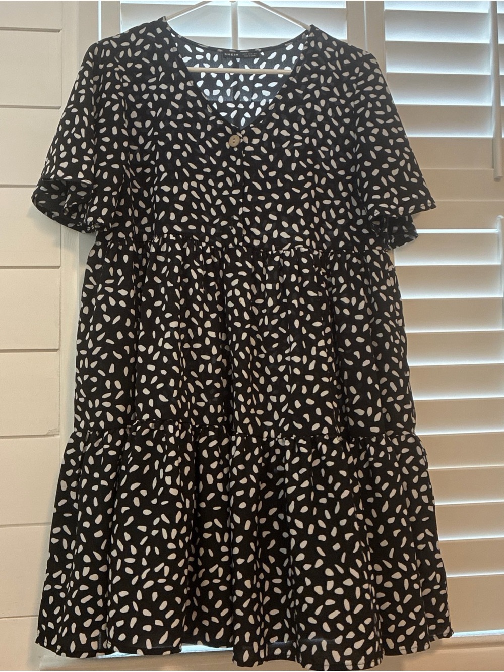 SHEIN Black & White V‑Neck Tiered Printed Dress - Size Medium